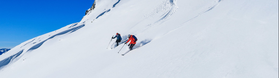 Endlose Tiefschneehänge und Schneegarantie bis April machen Gudauri zu einem Highlight für passionierte Skifahrer.