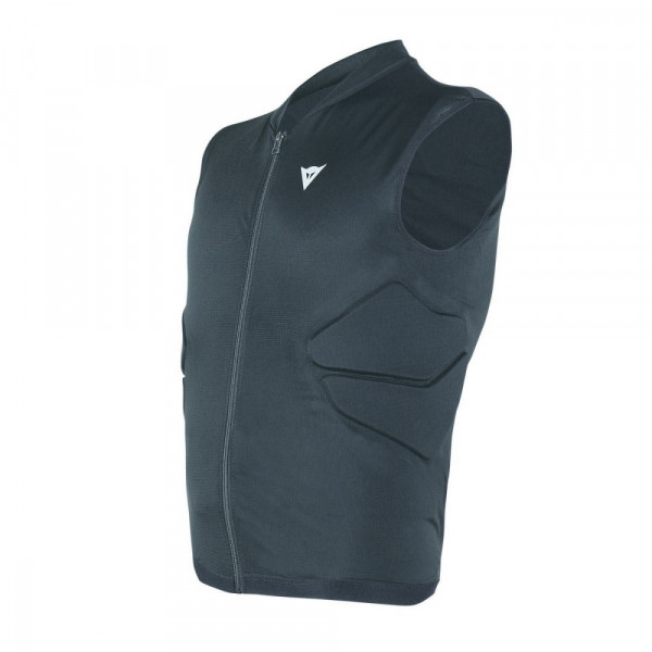 Wie eine weitere Schicht an Skiunterwäsche tragen sich die Protektoren in Westenform. Hier das Modell Flexagon Waistcoast Men von Dainese aus dem Ski-Outdoor-Shop.