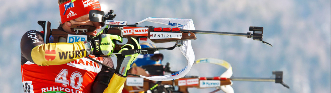 Fünf Schüsse müssen die Biathleten in jeder Runde im Ziel versenken.