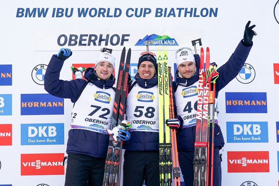 Französische Festspiele im Sprint der Männer mit Fillon Maillet (1.), Claude (2.) und Jacquelin (3.).