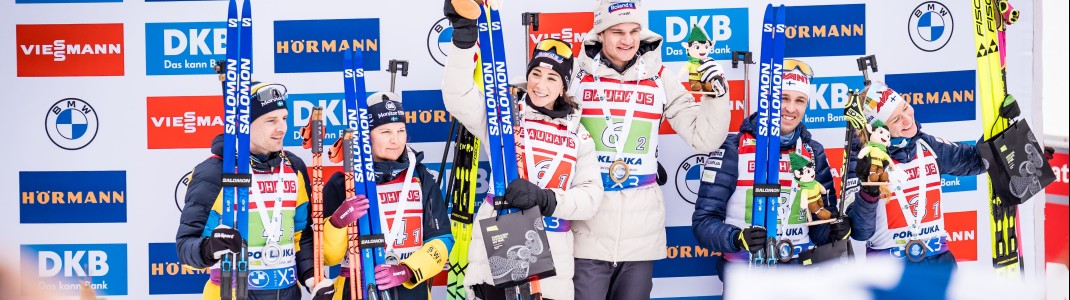 Siegerehrung der Single Mixed Staffel mit dem Siegerteam aus der Schweiz.