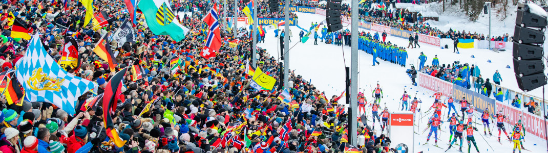 Bis zu 12.000 Fans haben auf der großen Tribüne am Schießstand Platz.