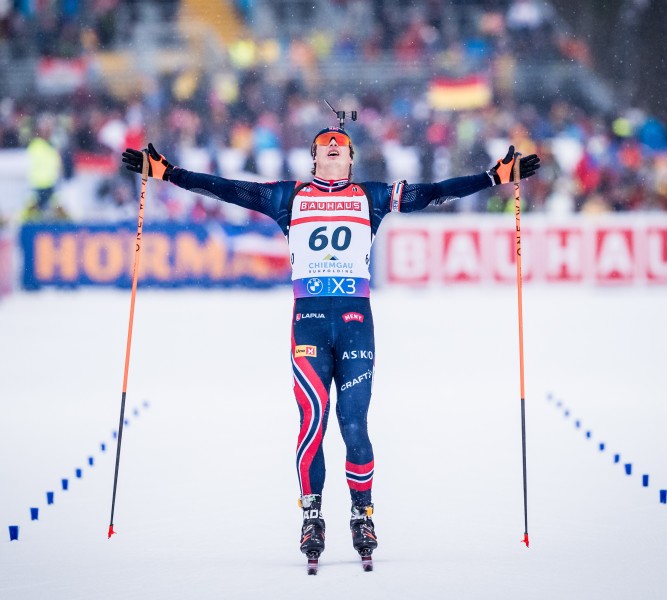 Der Norweger Vebjoern Soerum holt sich seinen ersten Weltcupsieg in einem Einzelrennen.