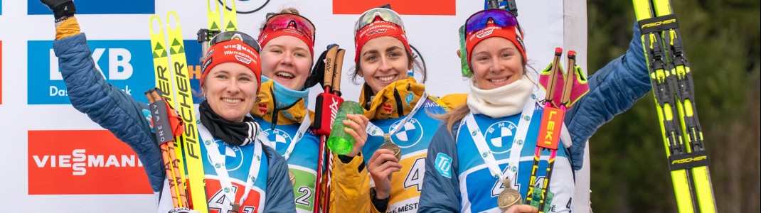 Bronze für Janina Hettich-Walz, Selina Grotian, Vanessa Voigt und Sophia Schneider in der Frauenstaffel.