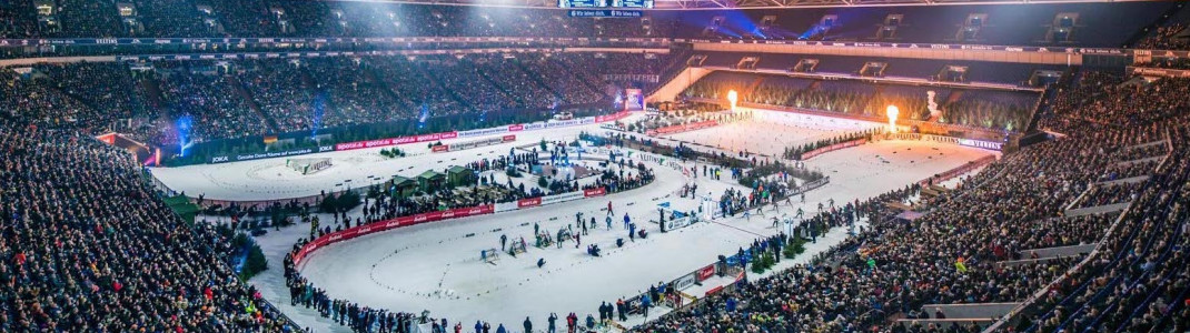Ausverkaufte Arena: Über 50.000 Zuschauer jubeln auf Schalke den Biathleten zu.