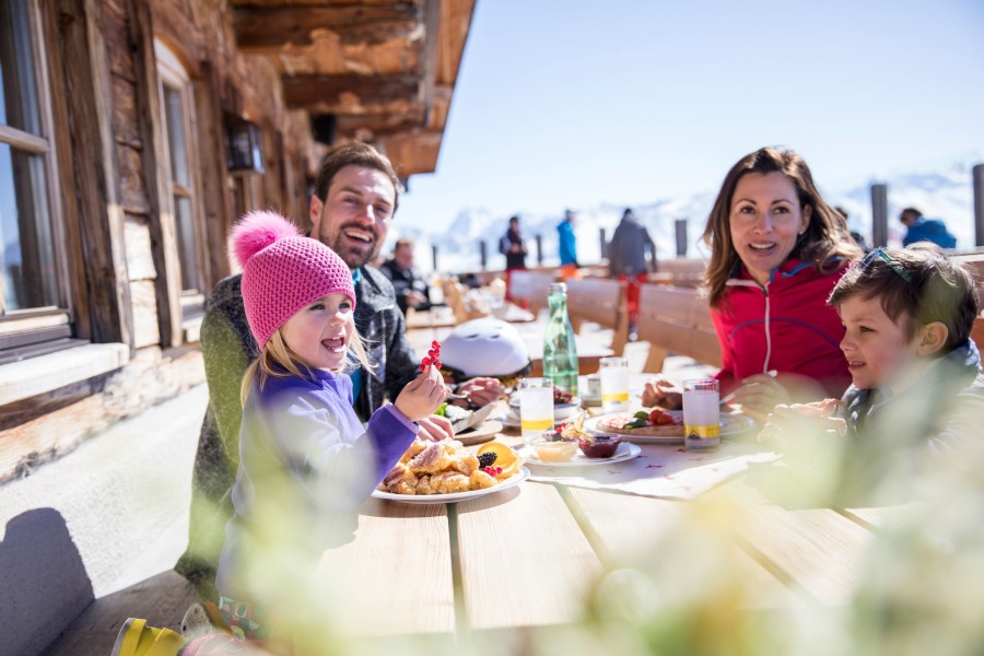 Egal ob in Serfaus-Fiss-Ladis oder einer der anderen Destinationen: Überall erwartet dich echt österreichische Gastfreundschaft.
