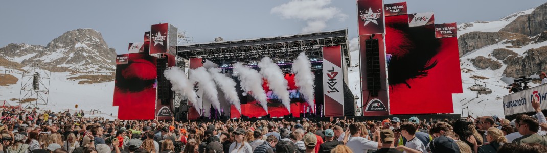 Die Top of the Mountain Event-Reihe beeindruckt mit erstklassigen Acts und Bergpanorama.