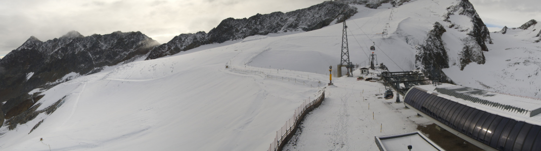 Blick von der Mittelstation der Schwarzen-Schneid-Bahn in Sölden