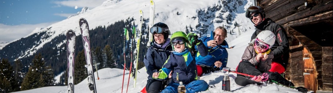 Spiel und Spaß mit der ganzen Familie hat man in diesen 10 Schweizer Skigebieten.