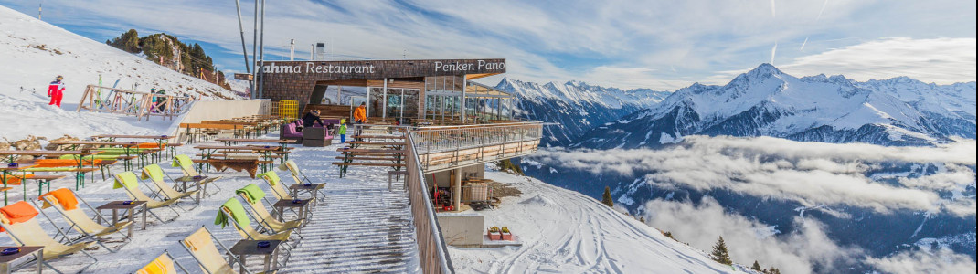 Perfekt für Selfies sind die Liegestühle am Panorahma Restaurant am Penken.