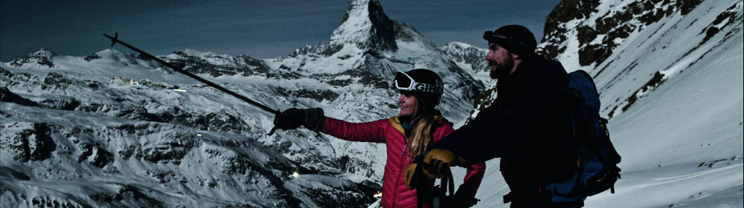 Bei einer Mondscheinabfahrt am Rothorn genießt du die Pisten im romantischen Abendlicht.