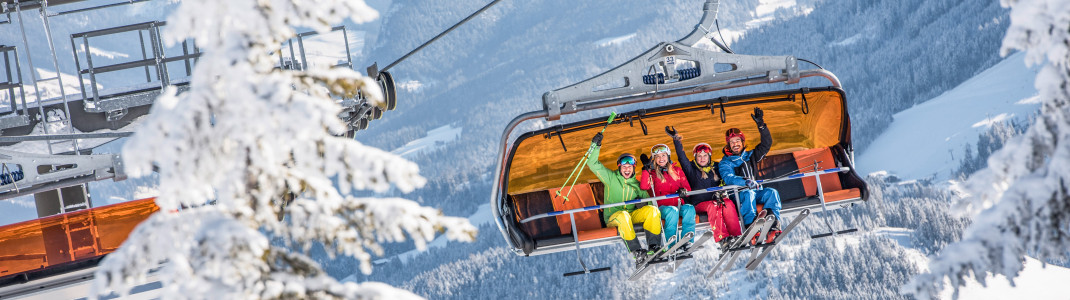 Moderne Liftanlagen und perfekt präparierte Pisten - das und noch vieles mehr erwartet dich im Skigebiet Snow Space Salzburg.