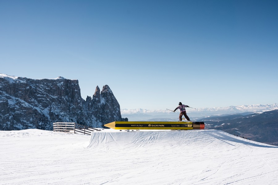 Erlebe den mehrfach ausgezeichneten Snowpark auf der Seiser Alm!