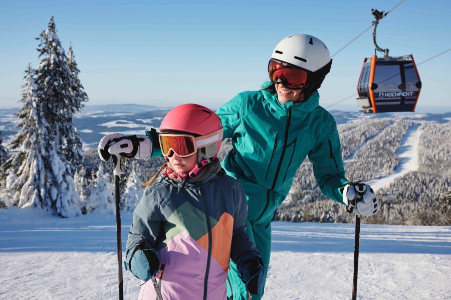 Bei Familien ist die Skiarena Hochficht dank attraktiven Angeboten und vielen geeigneten Pisten besonders beliebt.