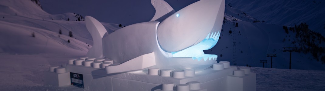 The second place at "Shapes in White" in Ischgl - "Achtung Hai" by Ivo Piazza und Rainer Kasslatter, a big LEGO shark.