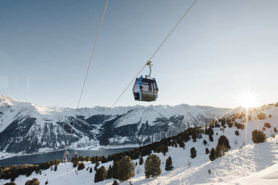 Schöneben liegt am Reschenpass, nahe dem Dreiländereck zwischen Südtirol, Österreich und Schweiz.