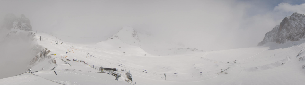 Die größten Neuschneemengen werden am Mittwoch und Donnerstag am Dachstein erwartet. Aber auch am Dienstag (Bild) herrschten im Gletscher-Skigebiet beste Bedingungen, teils sogar mit Sonnenschein.