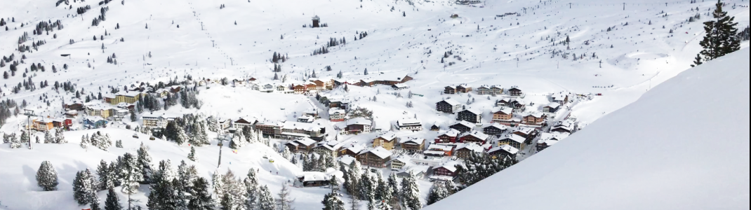 Sicht auf den rund 1.630 Meter hochgelegenen Talort Obertauern von der Gamsleiten 1 aus.