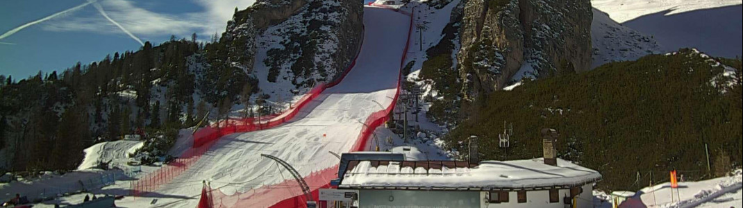 Blick auf die Olympiaabfahrt "Tofana" in Cortina d'Ampezzo. Hier finden die alpinen Frauenrennen und das Team-Event statt.