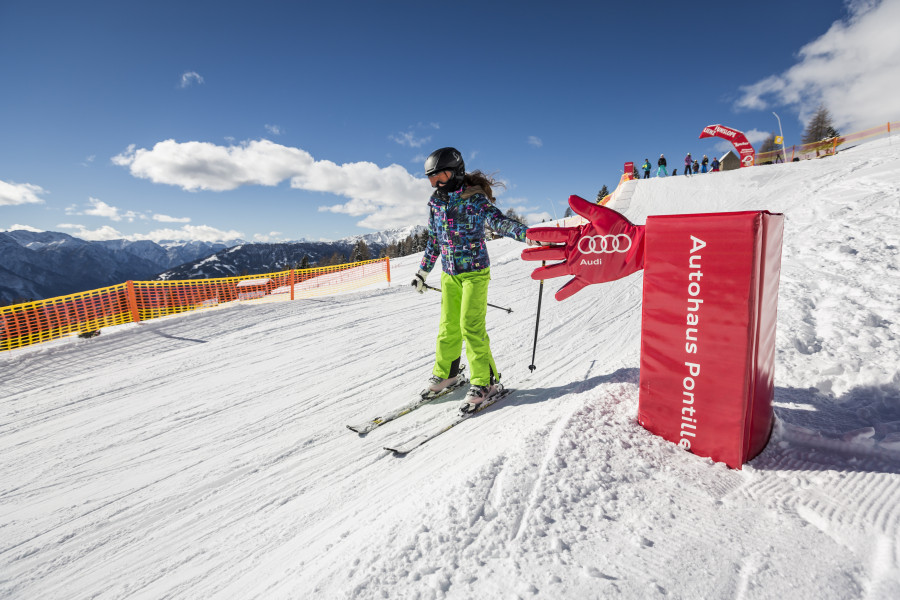Beim Mehrtages-Skipass "SkiHit Osttirol" zahlen Jugendliche bis 18 Jahre nur den Kindertarif. Das ist einzigartig in ganz Österreich!