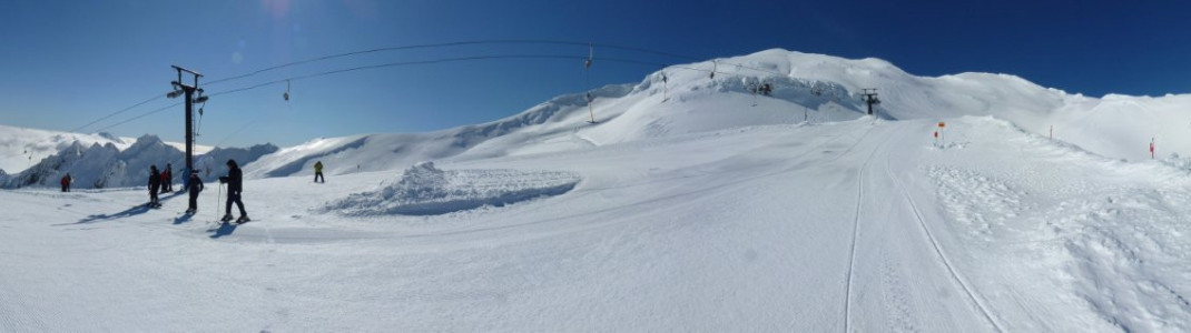 Panoramablick und perfekt präparierte Pisten im Skigebiet Whakapapa.
