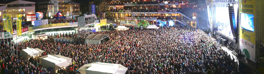 Zum Ski-Opening werden im WM-Park Planai tausende Fans erwartet.
