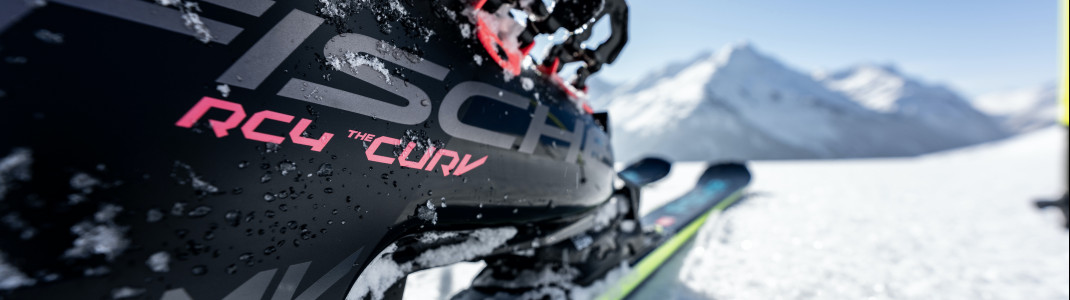 Die Curv Skischuhe zeichnen sich durch ihr geringes Gewicht und ihre Passform aus.