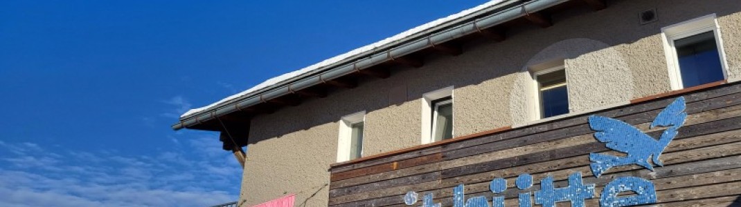 At the Sit Hütte, you can enjoy the sun for the longest time.