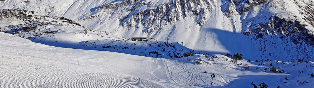 The black Ballun run no. 6 with a view of the Alpkogelbahn mountain station!
