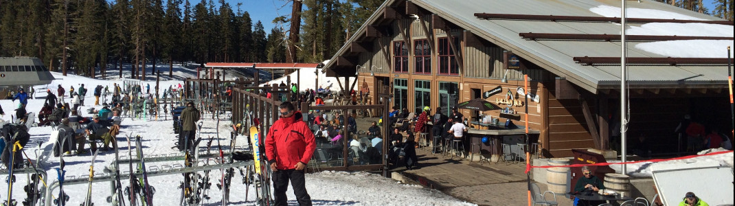 Mill Café's sun deck is perfect to enjoy the Californian sun during a long day on the slopes.