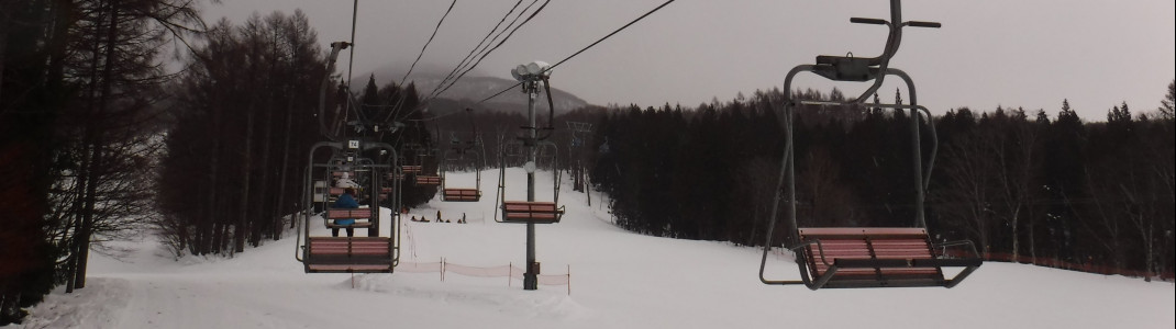 One of the less modern chairlifts in Myoko Kogen.