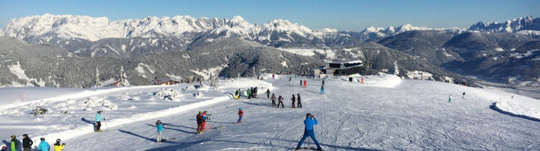 Kids quickly master their first turns on the wide pistes.