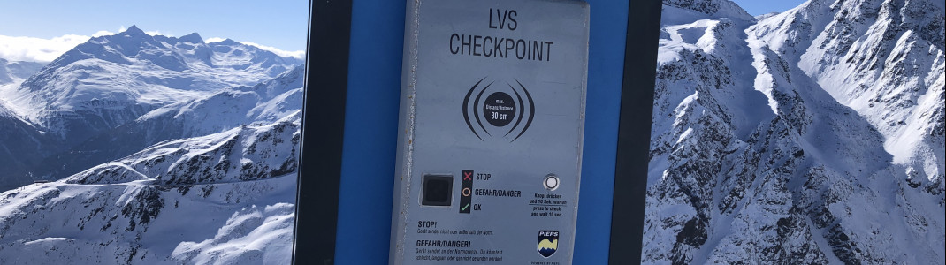 At the Freeride Tower at the Langeggbahn mountain station you can test your avalanche transceiver.