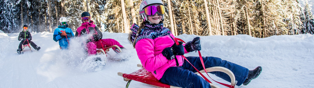 Die Rodelbahn Spieljoch bringt große und kleine Rodelfreunde von der Bergstation zur Mittelstation der Spieljochbahn.