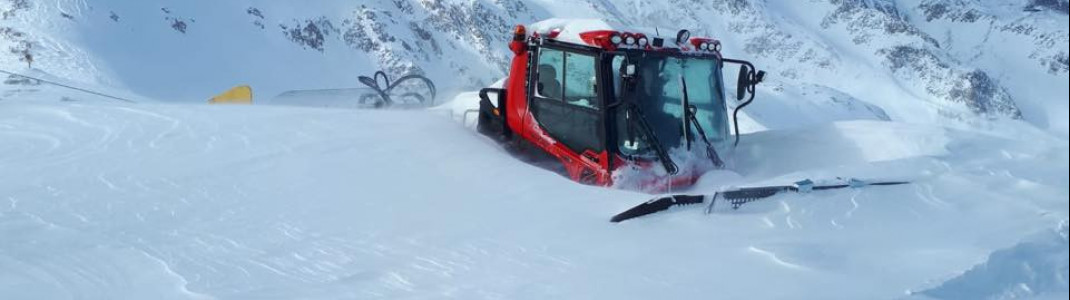 Schneechaos vor einem Jahr am Stubaier Gletscher: Fast zwei Meter Schnee fielen innerhalb einer Woche. Das Skigebiet war teilweise nicht erreichbar.