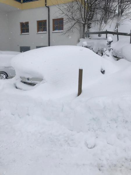 In Hinterglemm liegen wie im ganzen Salzburger Land Massen an Schnee. Der Schneefall hält auch am Sonntag noch an.