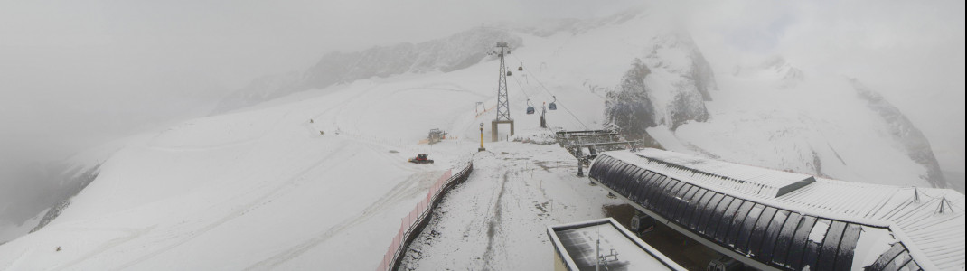 Der Schlepplift Karleskogel (Bildmitte) befindet sich nun 60 Meter weiter links als früher. Einstiegspunkt ist an der Mittelstation der Schwarzen Schneidbahn.
