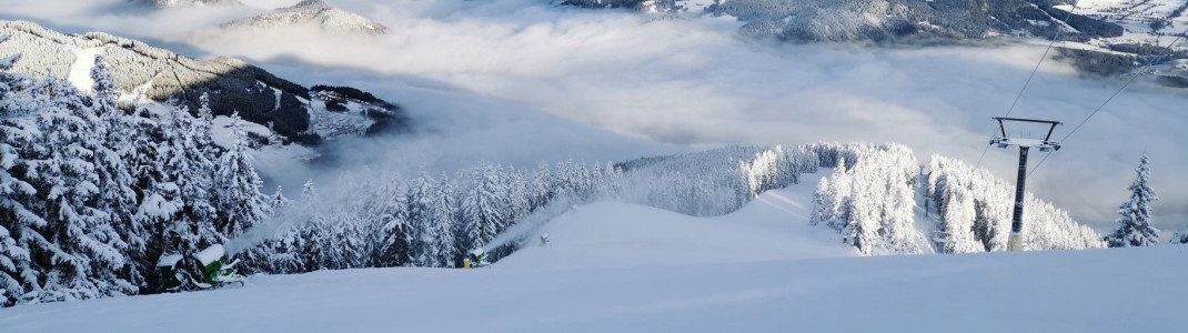 Tief verschneit sind die Berge in Schladming schon im November.