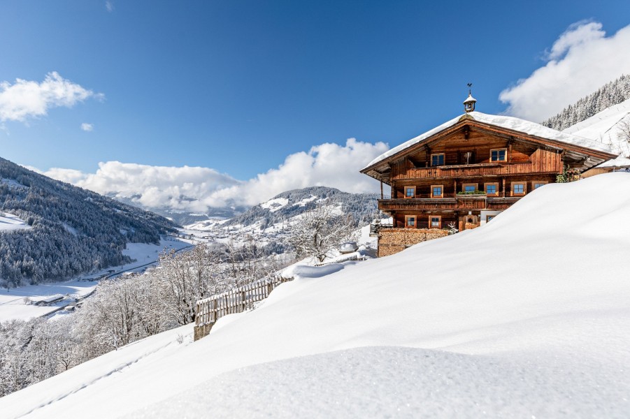 Auch die charmanten Dörfer der Region solltest du in deinem Skiurlaub erkunden.