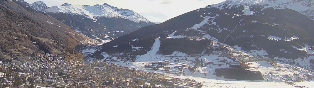 Die Weltcupabfahrt endet direkt in Bormio, wie man gut auf dieser Webcam sehen kann.