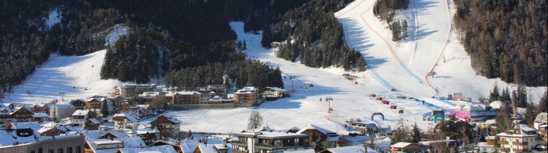 Die Weltcupstrecke am Kronplatz endet im Ort St. Vigil.