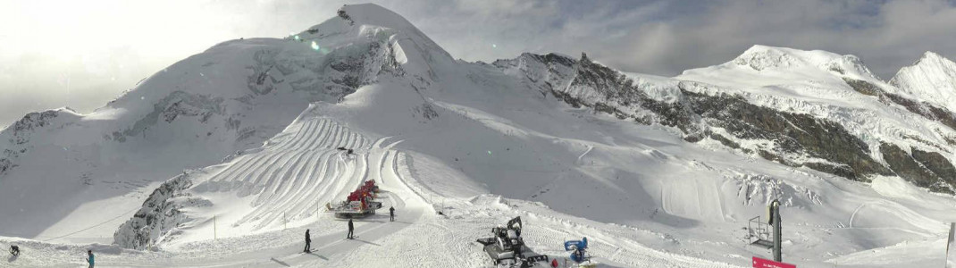 Die geöffneten Pisten in Saas-Fee nutzen aktuell auch viele Weltcupprofis zum Training.