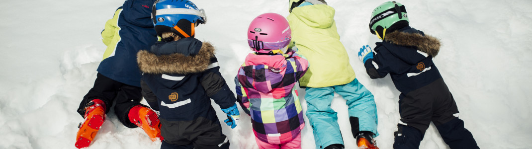 Entspannter Familienskiurlaub ist in Tirol ein Kinderspiel