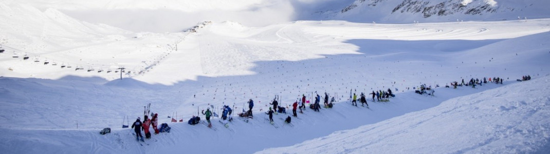Trainingsgruppen sind im Herbst schon immer zahlreich am Schnalstaler Gletscher zu Gast. Ab Sonntag dürfen allerdings nur noch Athleten dort trainieren, die noch im laufenden Jahr an Wettkämpfen teilnehmen.
