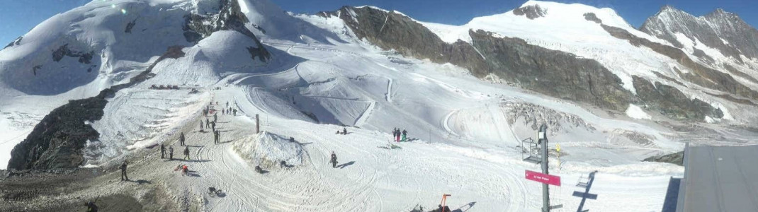 Täglich bis 14 Uhr sind aktuell die Pisten in Saas-Fee geöffnet.