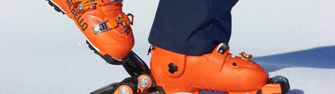 Dank abgerundeter GripWalk-Sohle wird das Gehen mit Skischuhen deutlich erleichtert.