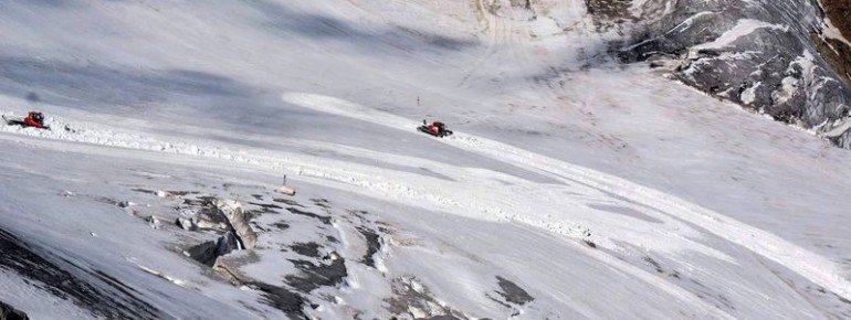 Letzte Vorbereitungen am Pitztaler Gletscher.