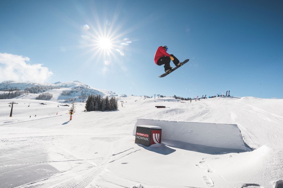 Im Snowpark können große und kleine Freestyler ihr Können unter Beweis stellen.