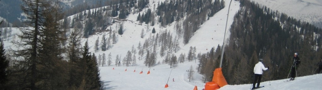 Blick von Piste 20 auf das Gebiet um die Schartenbahn