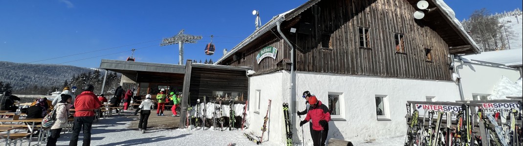 Das Gasthaus zum Überleben befindet sich neben der Mittelstation.